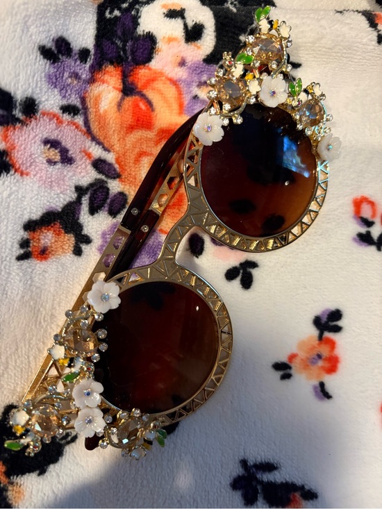 Accessories - Gold Floral Embellished Round Sunglasses - Brown Lenses